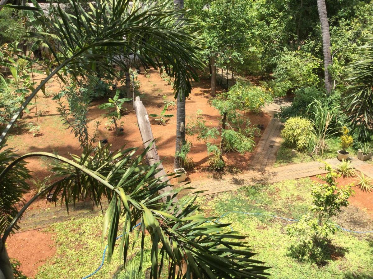French Garden Resort Uppuveli Exterior foto