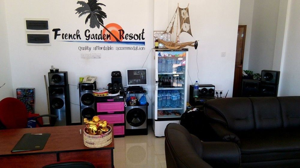 French Garden Resort Uppuveli Exterior foto